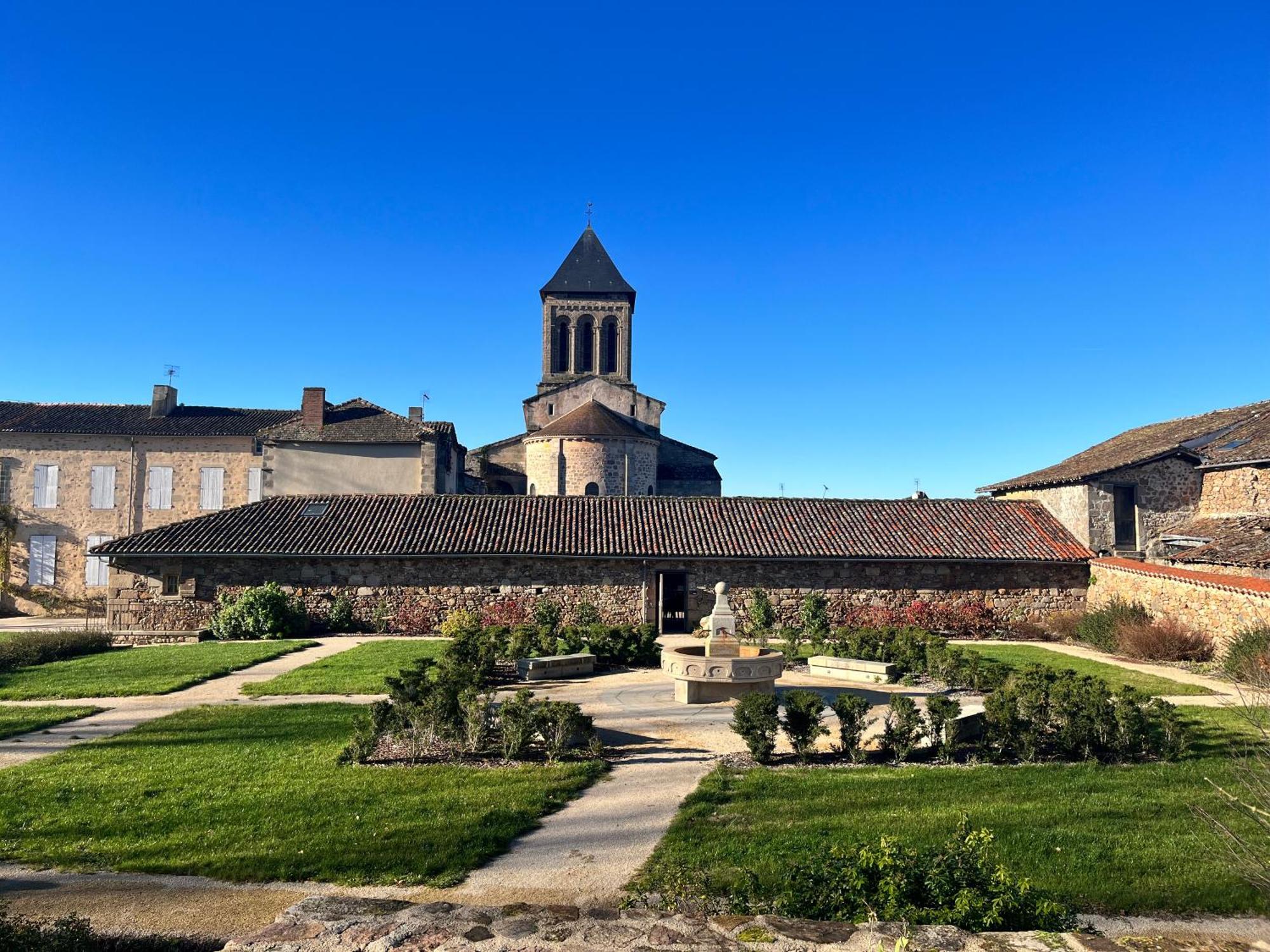 Gite A L'Ombre Des Magnolias Lesterps Kültér fotó